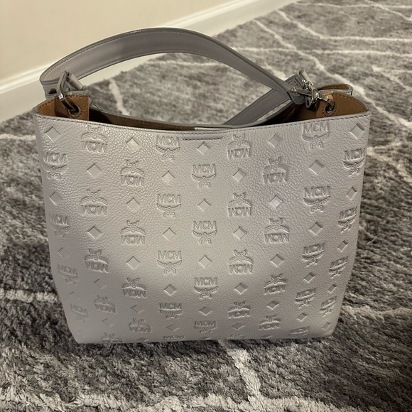 МСМ Leather Visetos Embossed Tote - Picture 1 of 12